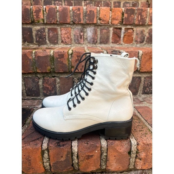 UO Gorpcore Zoe Leather Combat Boot - Picture 4 of 7